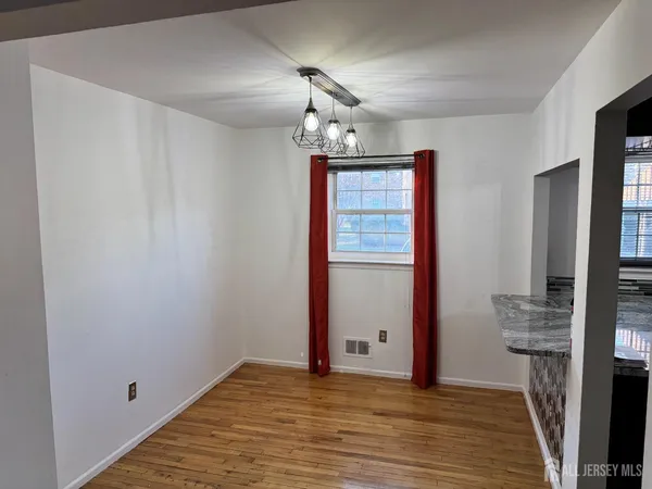 $2,000 | 6501 Avenue C Edison Nj 08837, Edison, NJ 08837