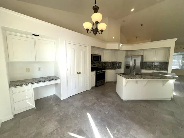 $495,000 | 62 North Helm Avenue, Clovis, CA 93612