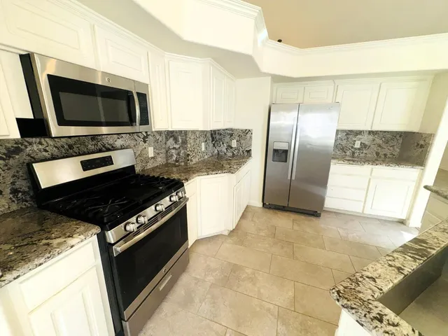 $495,000 | 62 North Helm Avenue, Clovis, CA 93612