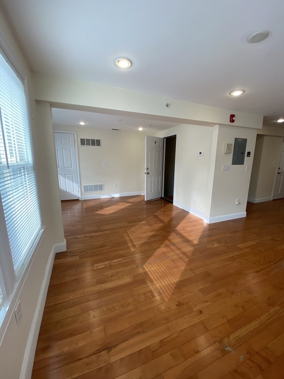 4 Ropes Street, Unit 2 Salem, MA 01970 - Photo 19 of 34 Gallery Image 19