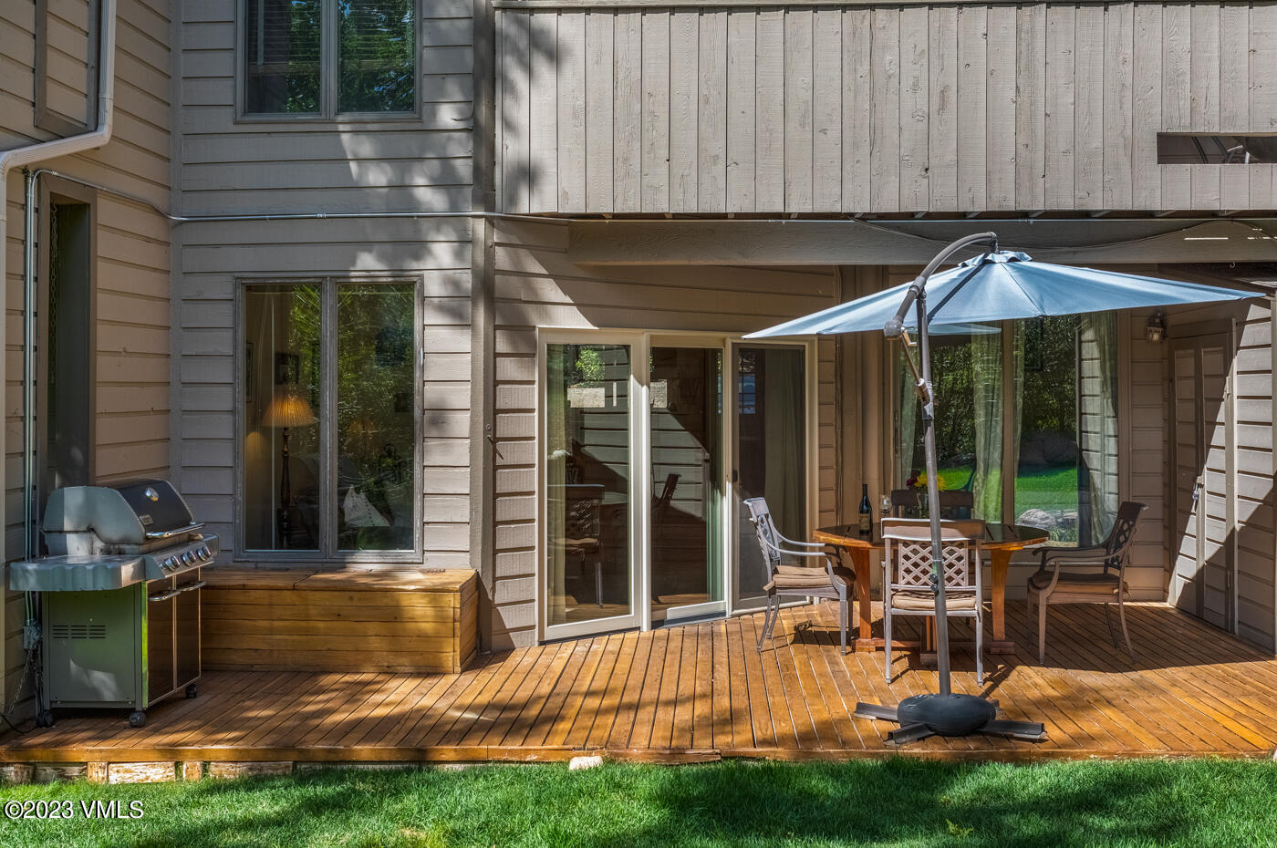 945 Red Sandstone Road, Unit B3 Vail, CO 81657 - Photo 33 of 48 a view of backyard with swimming pool and furniture