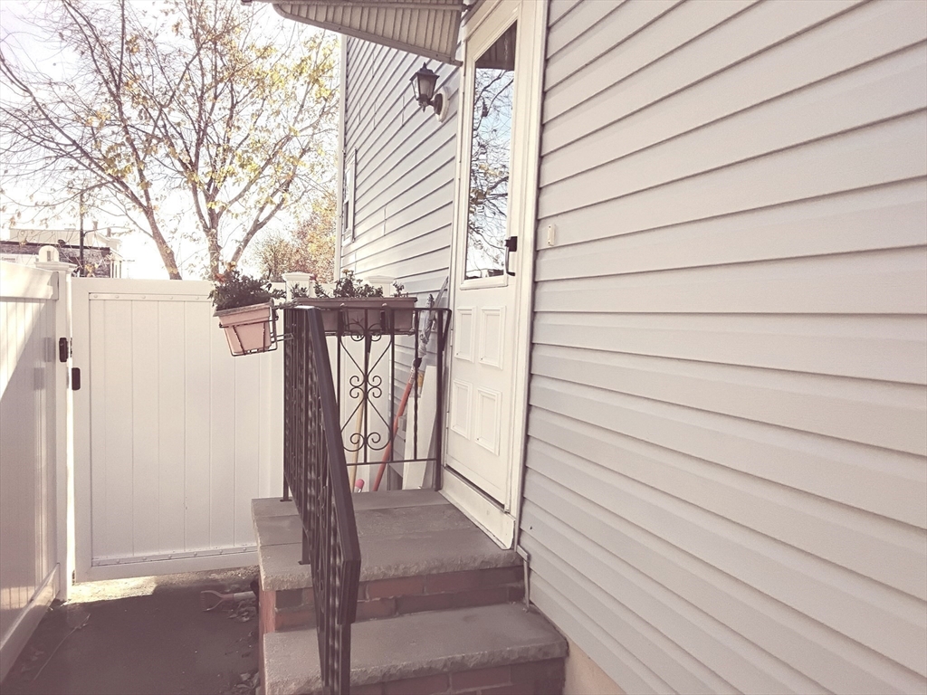 512 Bennington Street Boston, MA 02128 - Photo 18 of 33