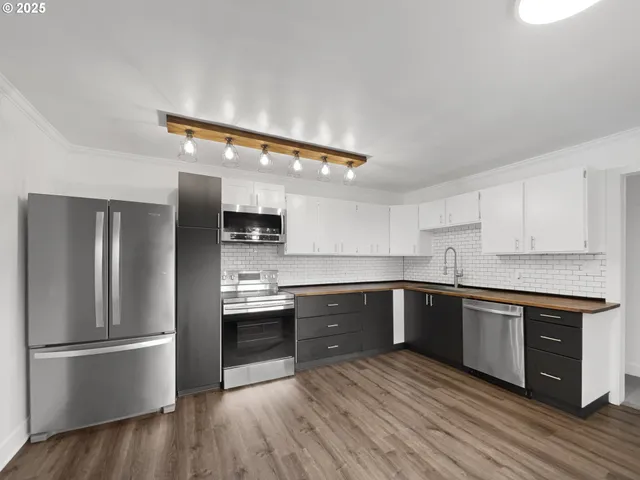 $400,000 | 6923 Southeast Nehalem Street, Portland, OR 97206