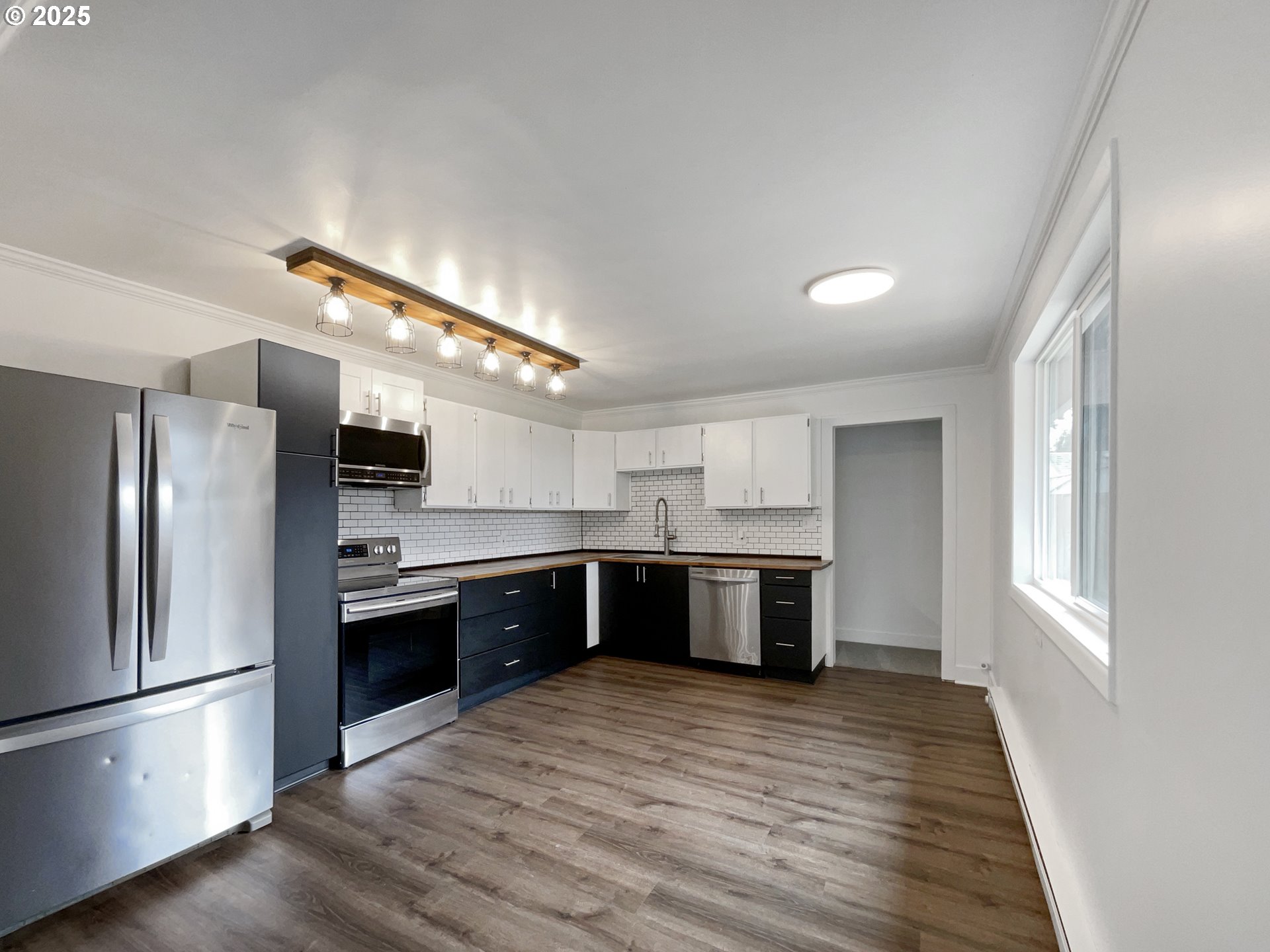 6923 Southeast Nehalem Street Portland, OR 97206 - Photo 7 of 16