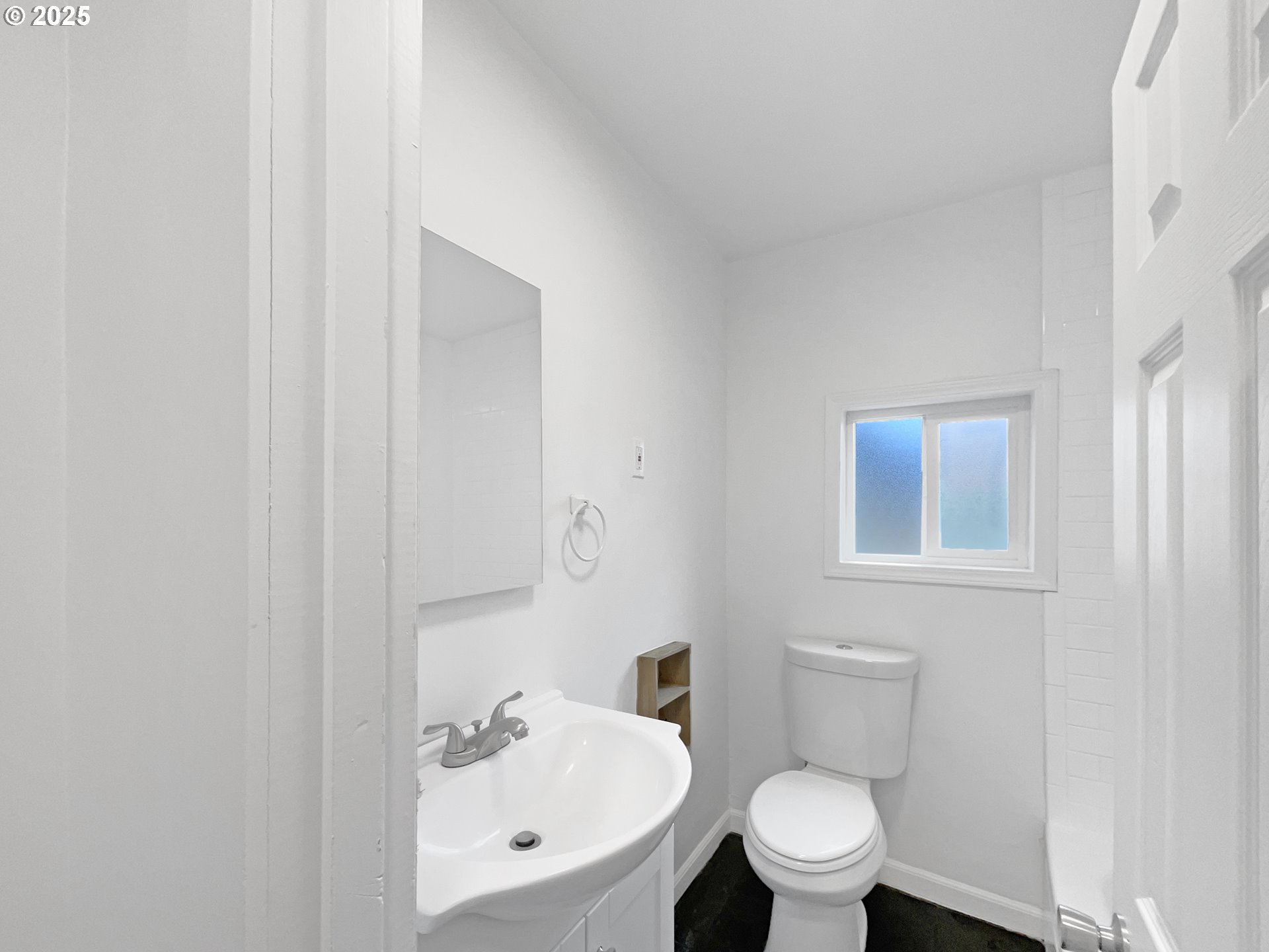 6923 Southeast Nehalem Street Portland, OR 97206 - Photo 10 of 16