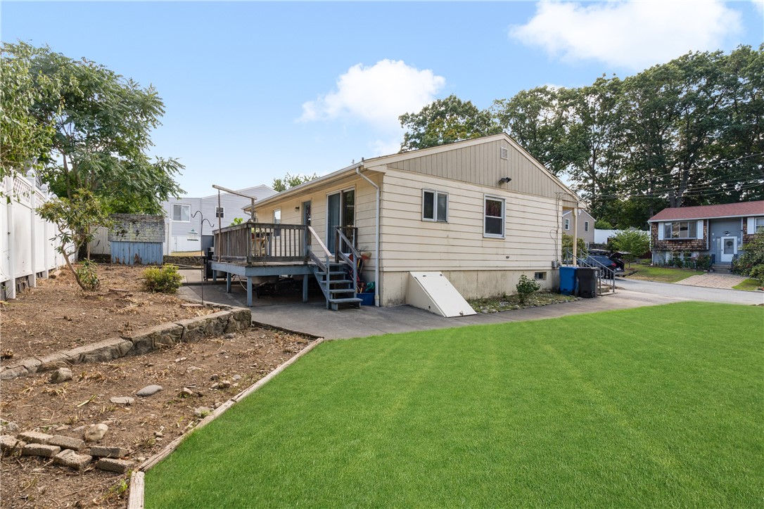 20 Malcolm Street Cranston, RI 02910 - Photo 4 of 29 SIDE VIEW