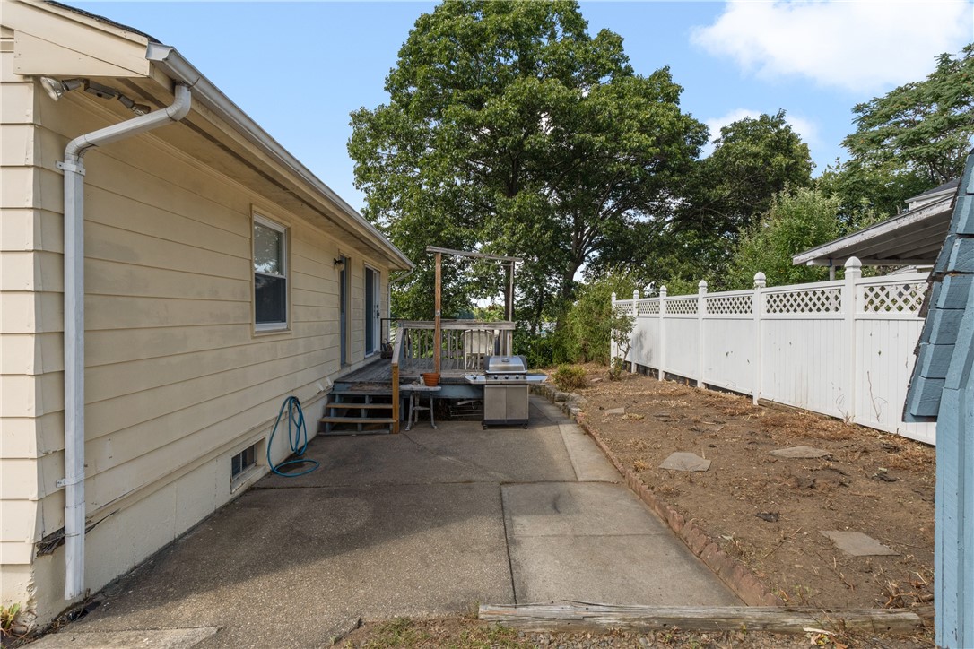 20 Malcolm Street Cranston, RI 02910 - Photo 6 of 29