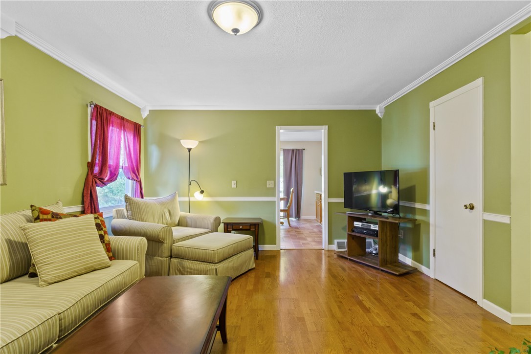 20 Malcolm Street Cranston, RI 02910 - Photo 10 of 29 LIVING ROOM