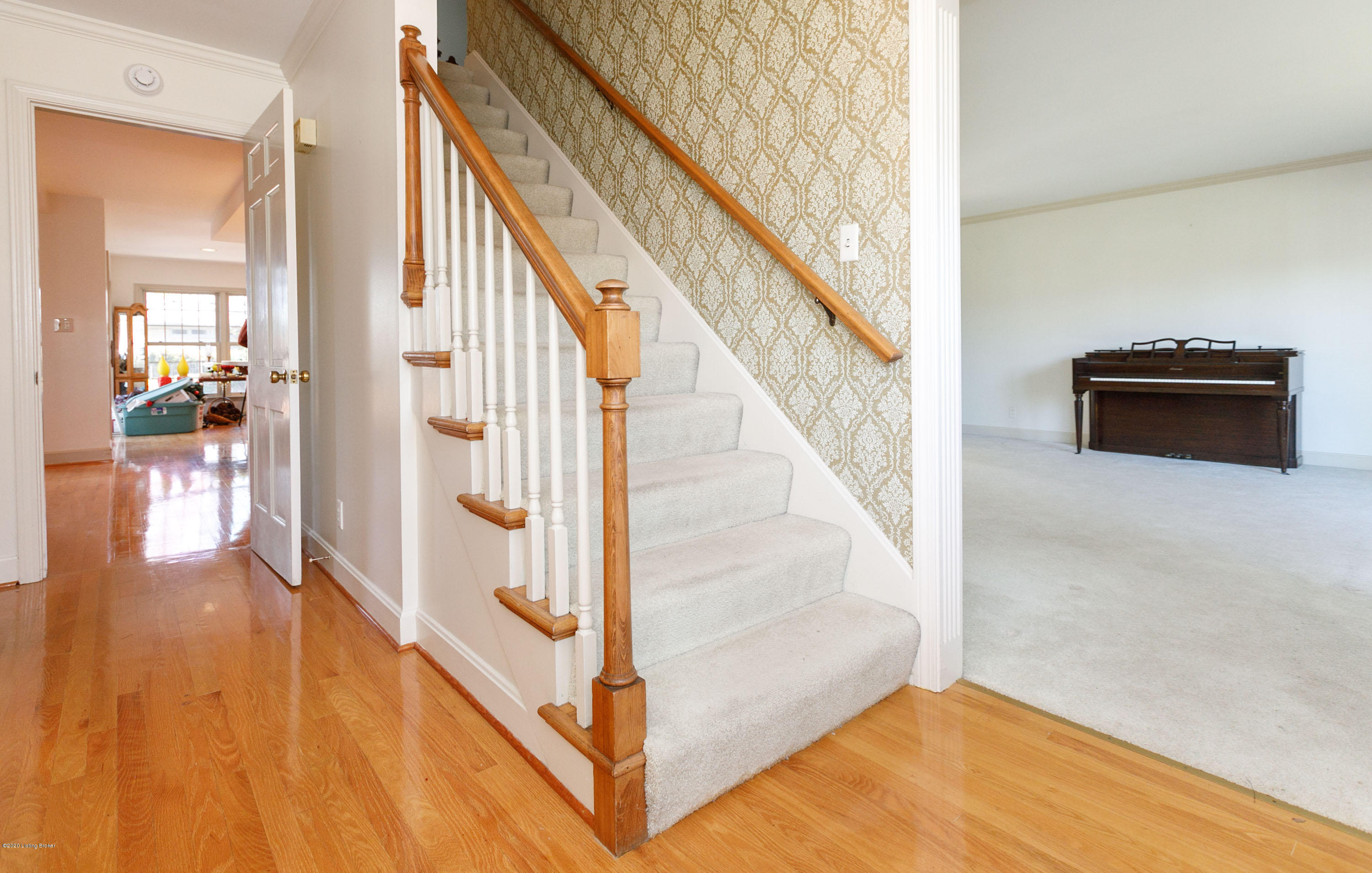 607 Cloverlea Road Louisville, KY 40206 - Photo 18 of 33 Foyer