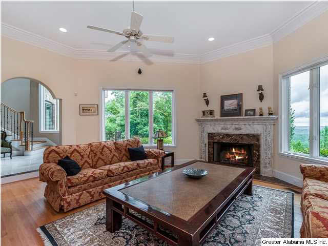 201 Kings Crest Lane Pelham, AL 35124 - Photo 4 of 32