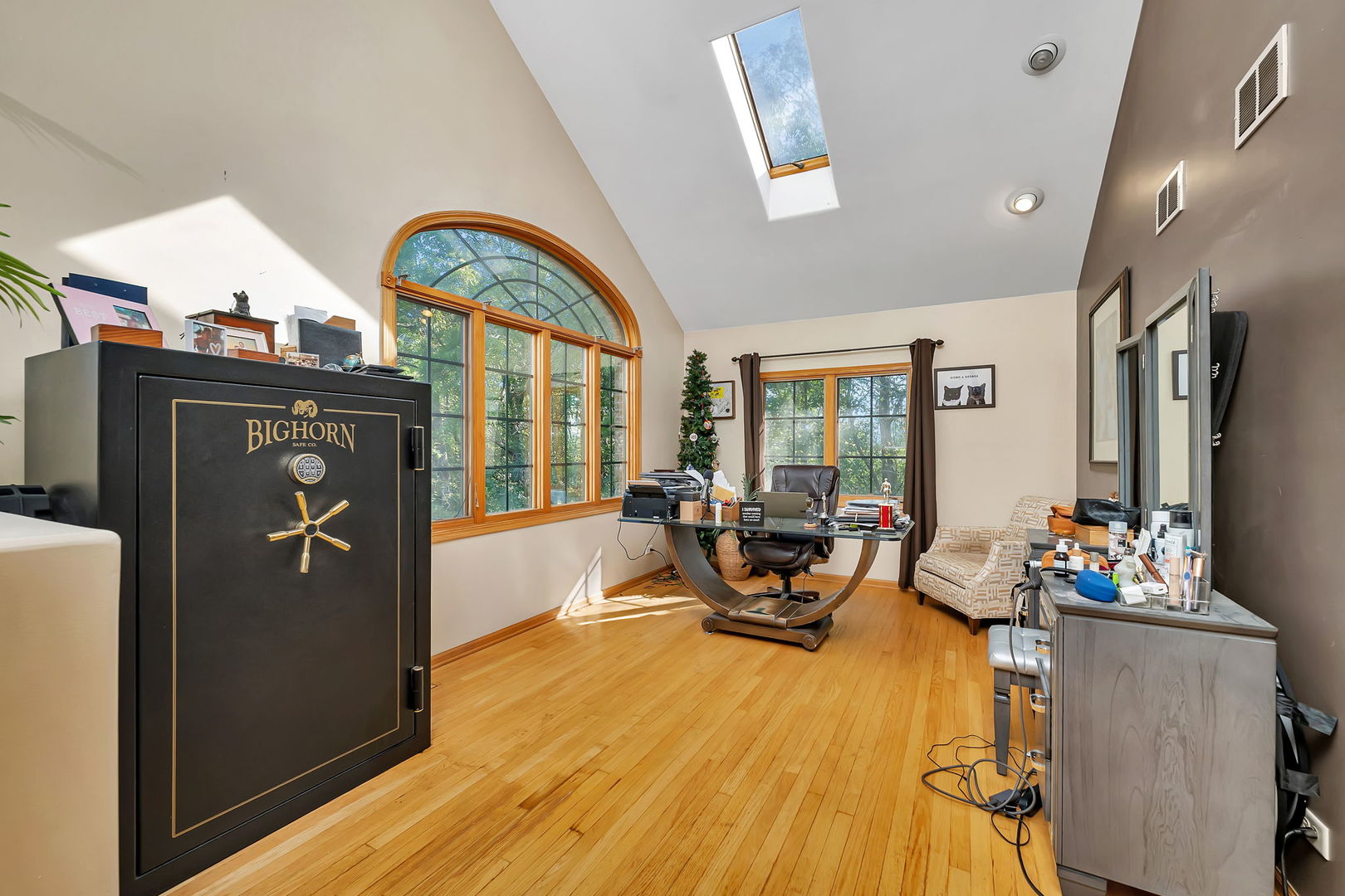 9417 West Steger Road Frankfort, IL 60423 - Photo 17 of 52 a living room with furniture windows and wooden floor