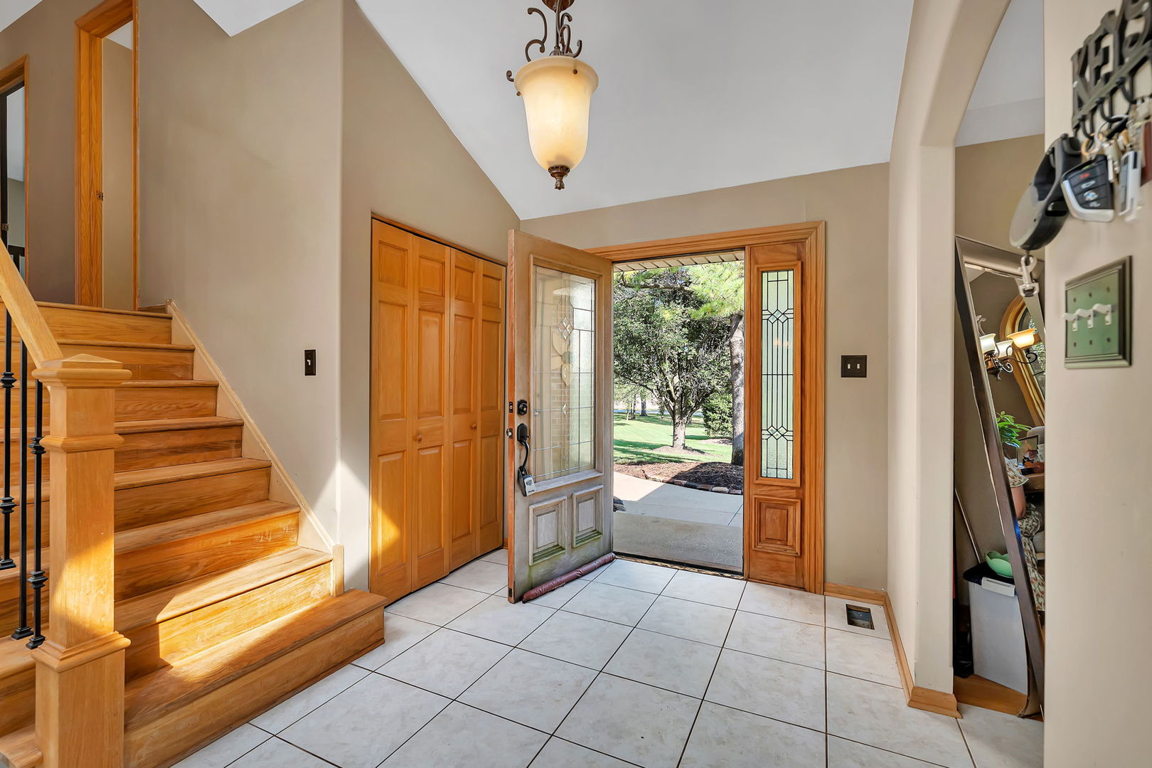 9417 West Steger Road Frankfort, IL 60423 - Photo 4 of 52 a view of entryway and hall with wooden floor