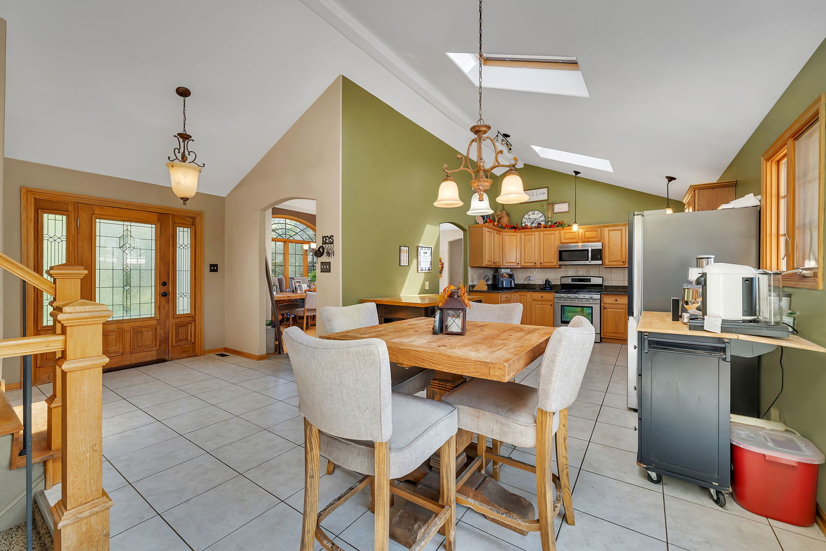 9417 West Steger Road Frankfort, IL 60423 - Photo 10 of 52 a view of a dining room and livingroom