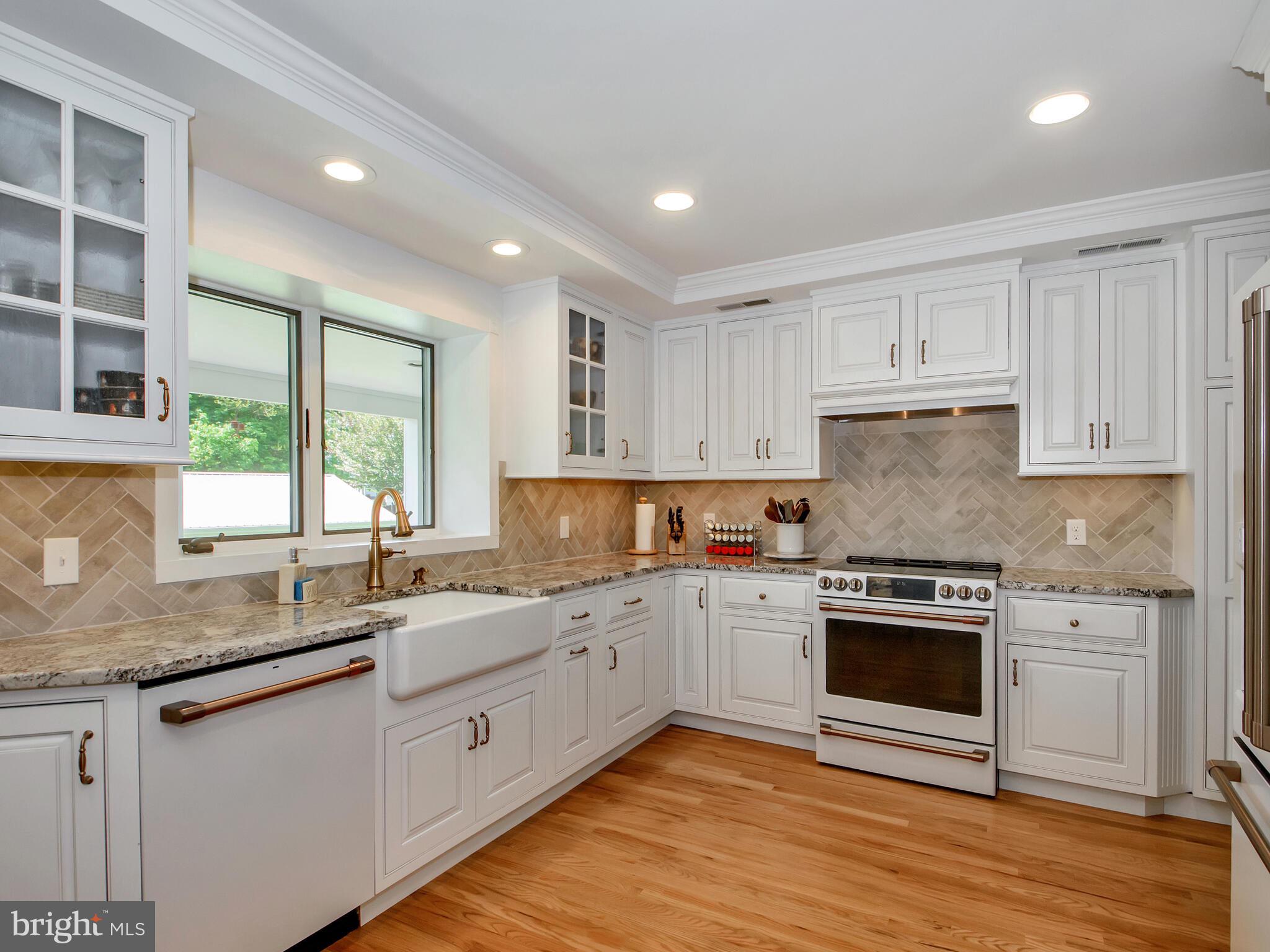 840 Doe Run Road Coatesville, PA 19320 - Photo 8 of 40 Custom kitchen w/Cafe appliances