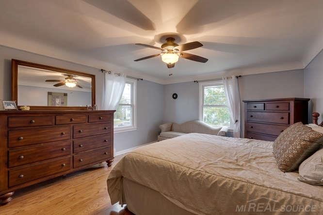1376 Harvard Road Grosse Pointe Park, MI 48230 - Photo 15 of 32