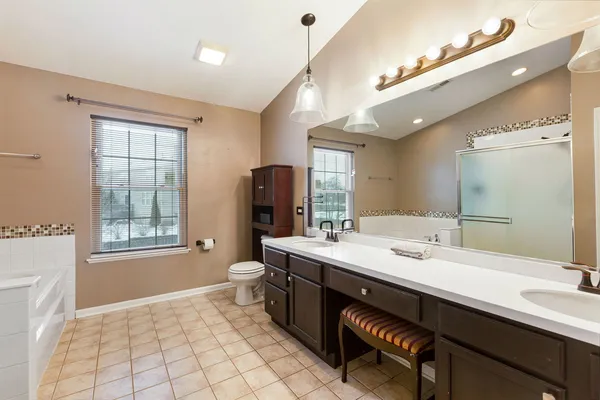 $493,000 | 658 Silver Leaf Lane, Round Lake, IL 60073