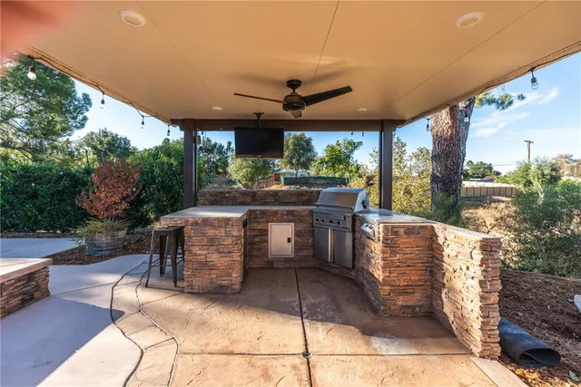 $1,449,000 | 652 East Mariposa Drive, Redlands, CA 92373