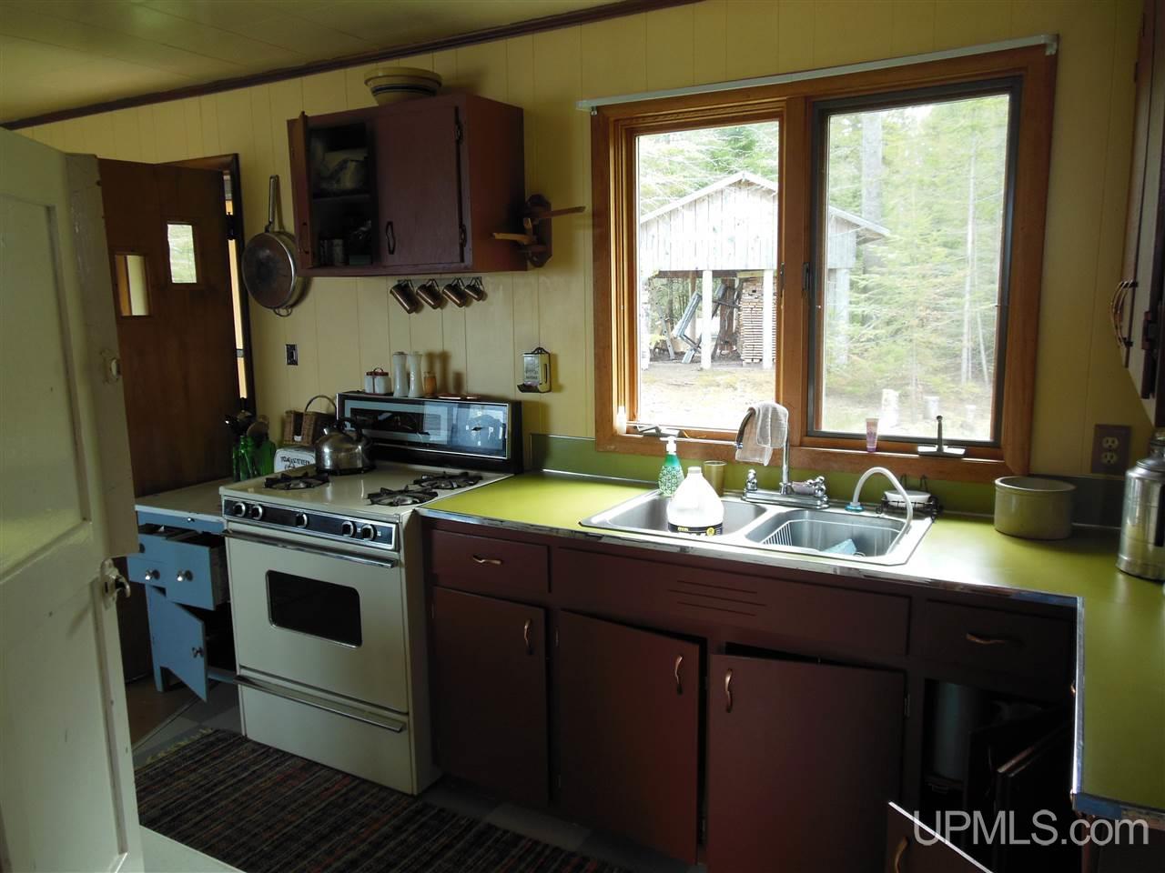 20423 Point Abbaye Road Lanse, MI 49946 - Photo 9 of 26