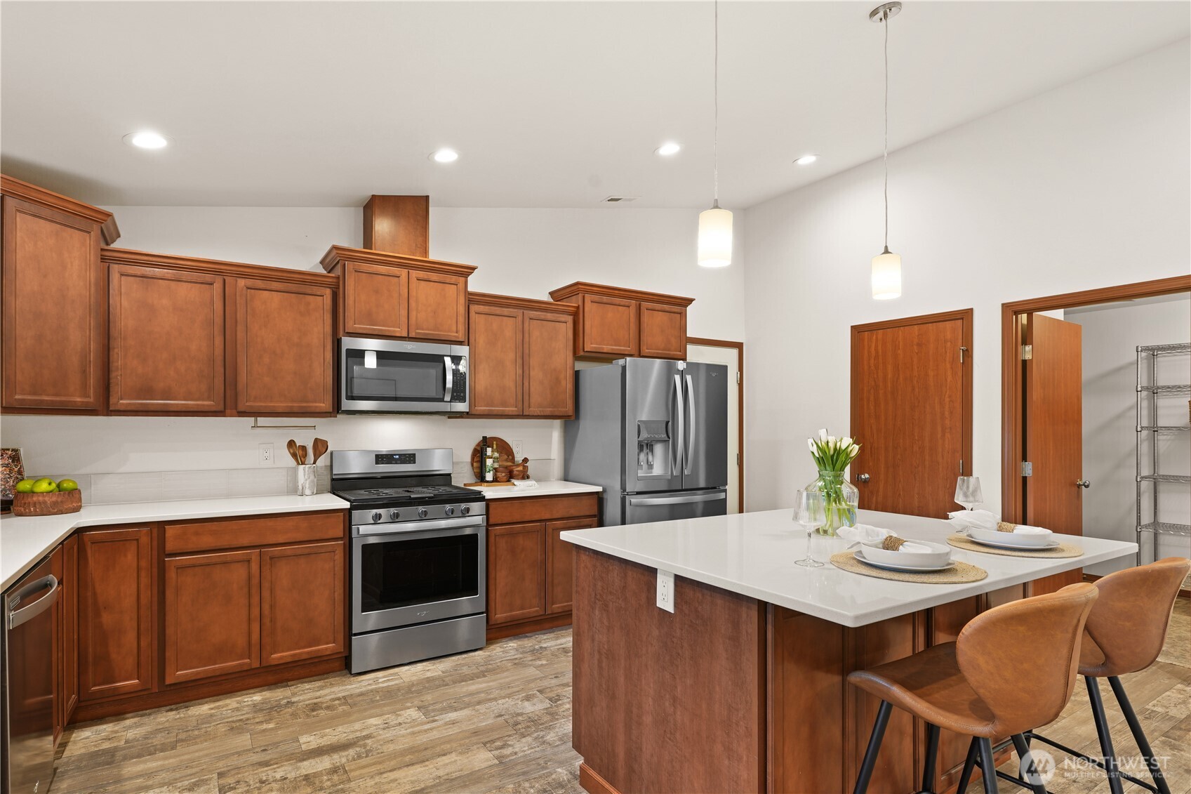 5376 Erlands Point Road Northwest Bremerton, WA 98312 - Photo 14 of 39 Gallery Image 14