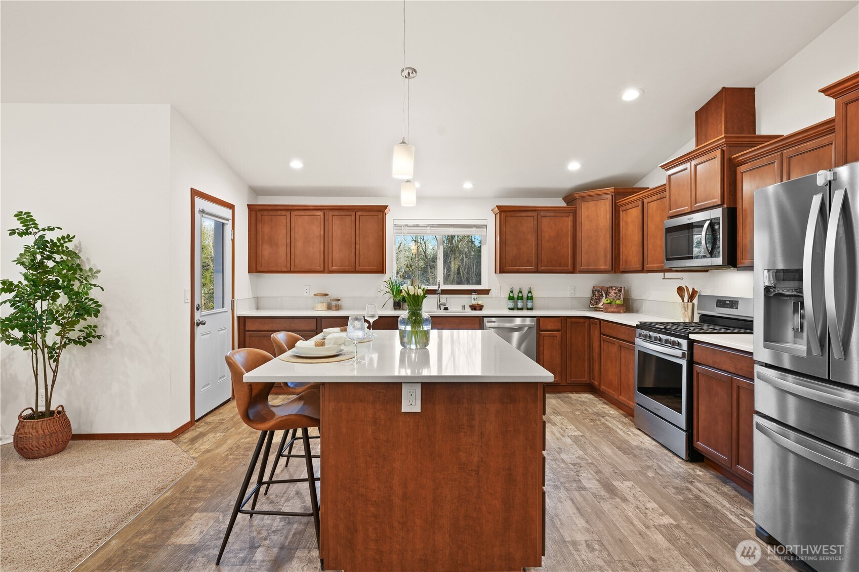 5376 Erlands Point Road Northwest Bremerton, WA 98312 - Photo 16 of 39 Gallery Image 16
