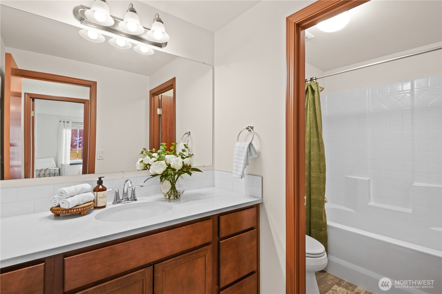 5376 Erlands Point Road Northwest Bremerton, WA 98312 - Photo 22 of 39 Gallery Image 22