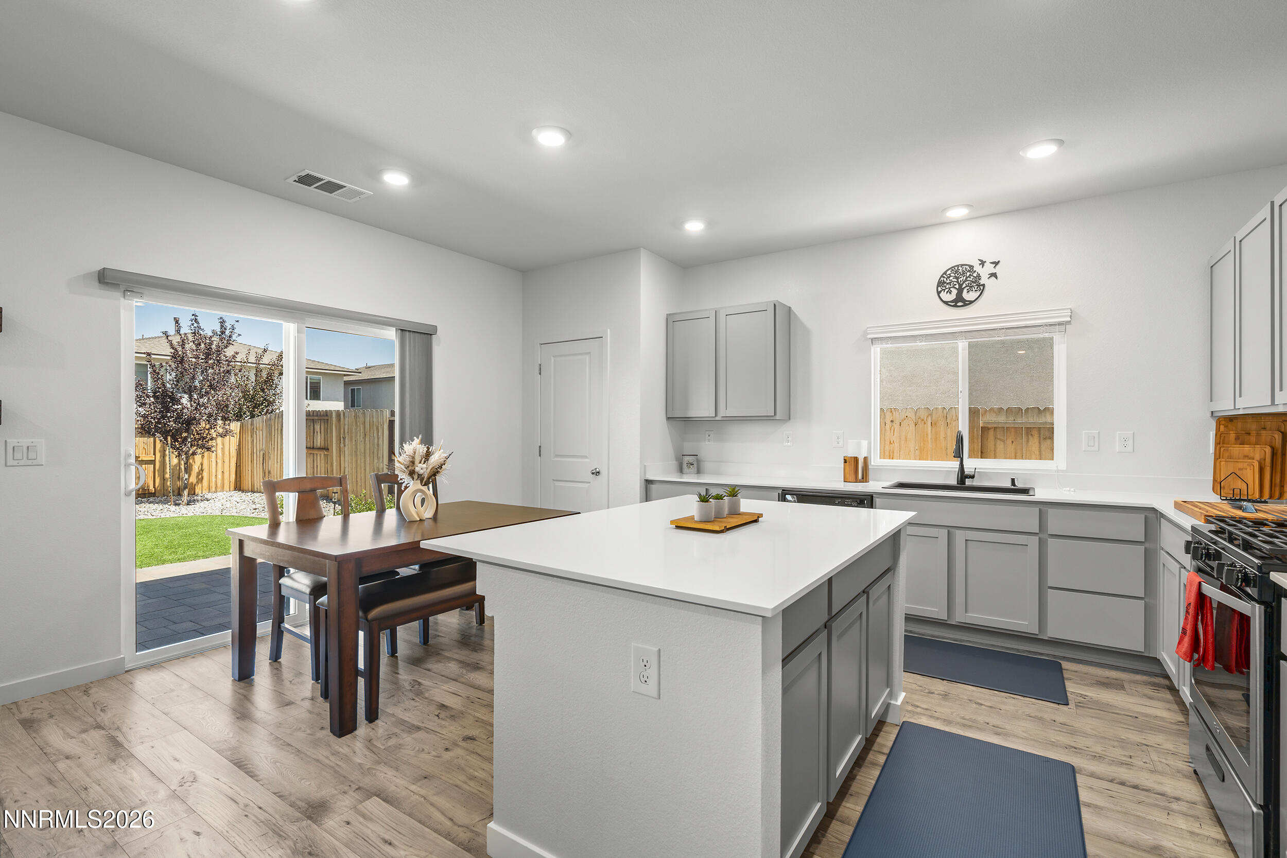 8847 Trifid Street Reno, NV 89506 - Photo 6 of 24 8-print-_DSC3777