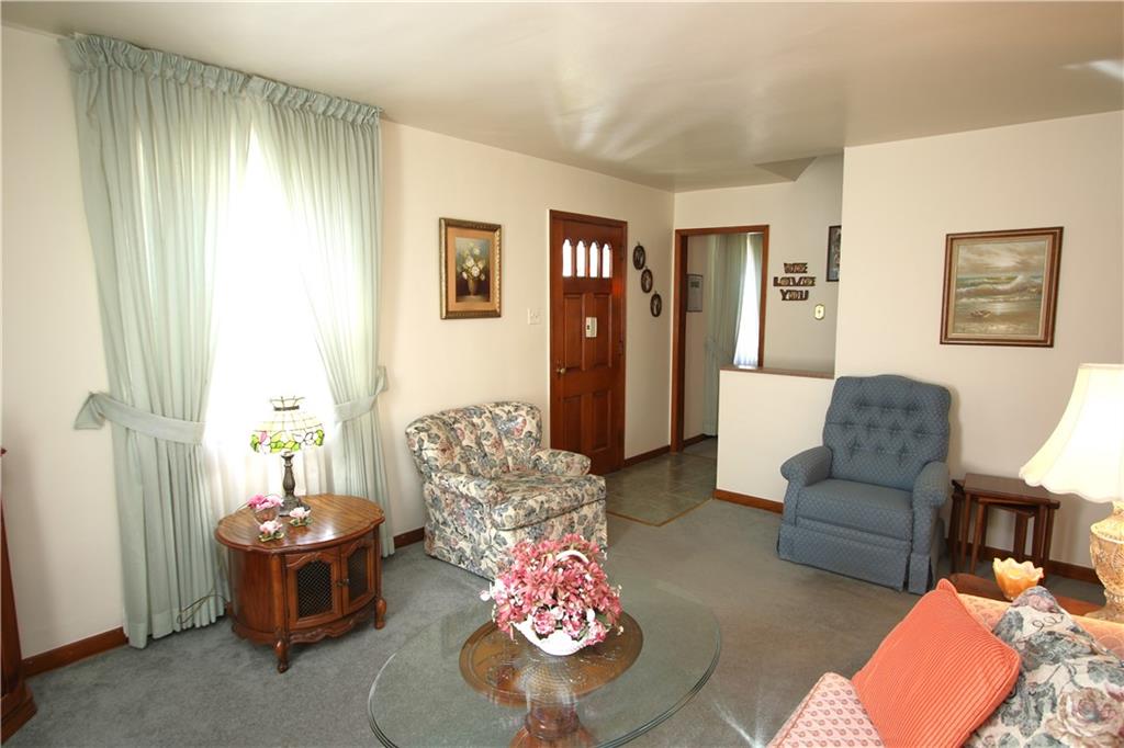 3674 Middleboro Road Pittsburgh, PA 15234 - Photo 3 of 25 Gallery Image 3