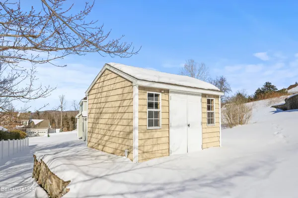 $1,050,000 | 127 Pinecrest Drive, Dalton, MA 01226