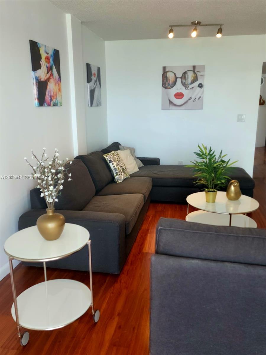 1100 Alton Road, Unit 3C Miami Beach, FL 33139 - Photo 4 of 22
