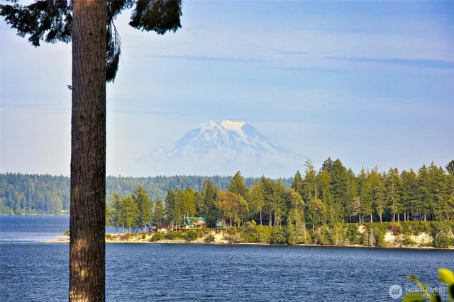 $770,000 | 662 Stadium Beach Road East, Grapeview, WA 98546