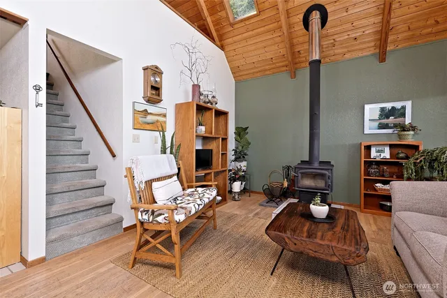 $770,000 | 662 Stadium Beach Road East, Grapeview, WA 98546