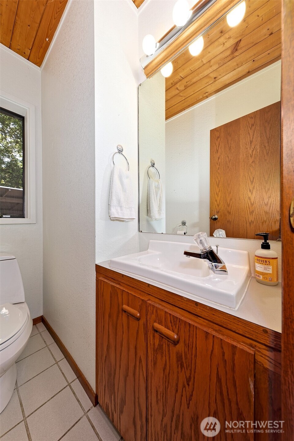 662 Stadium Beach Road East Grapeview, WA 98546 - Photo 24 of 35