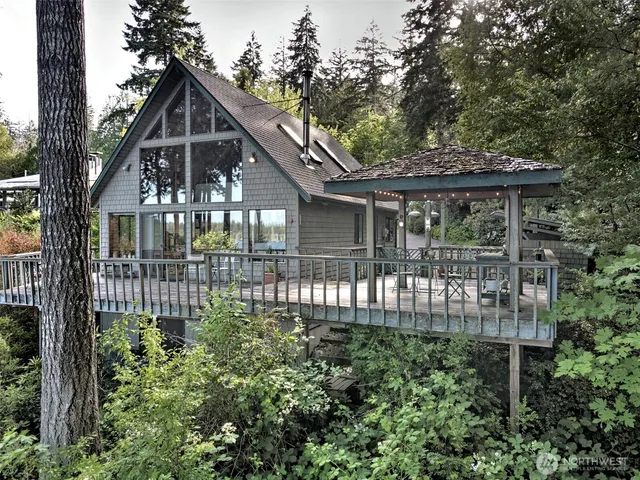 $770,000 | 662 Stadium Beach Road East, Grapeview, WA 98546