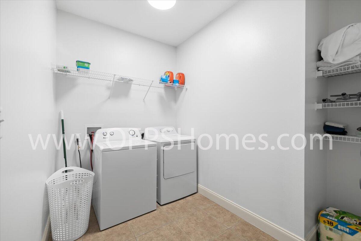 4632 Hermosa Road Crestview, FL 32539 - Photo 23 of 35 a utility room with dryer and washer