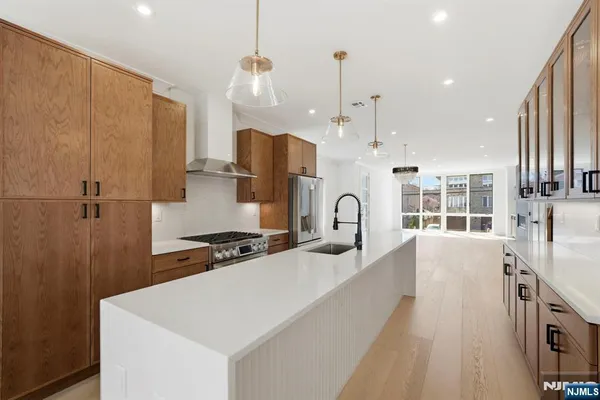 $6,900 | 211 East Harriet Avenue, Unit B, Palisades Park, NJ 07650