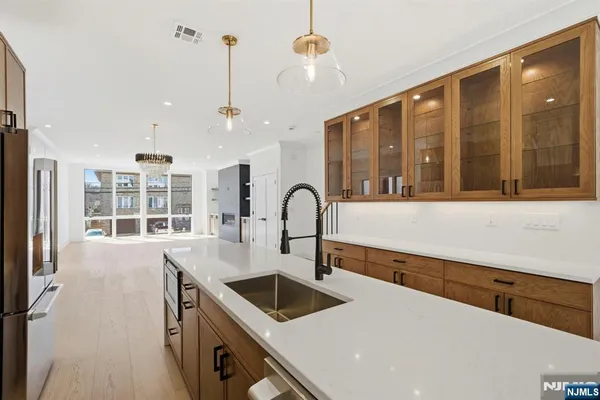 $6,900 | 211 East Harriet Avenue, Unit B, Palisades Park, NJ 07650