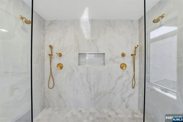 $6,900 | 211 East Harriet Avenue, Unit B, Palisades Park, NJ 07650