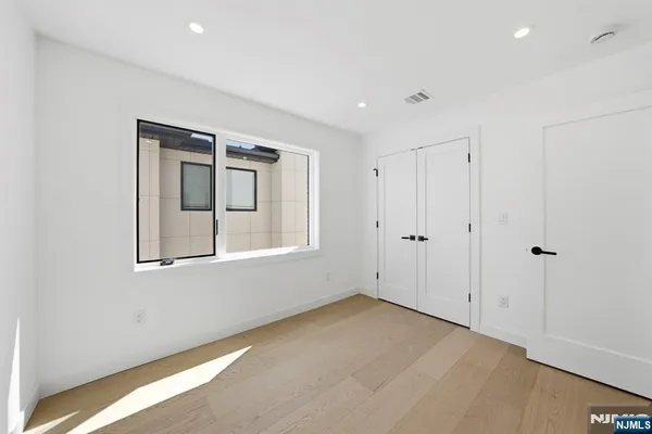 $6,900 | 211 East Harriet Avenue, Unit B, Palisades Park, NJ 07650