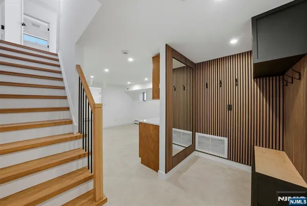 $6,900 | 211 East Harriet Avenue, Unit B, Palisades Park, NJ 07650