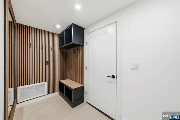 $6,900 | 211 East Harriet Avenue, Unit B, Palisades Park, NJ 07650