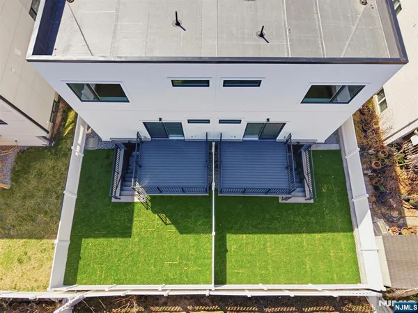 $6,900 | 211 East Harriet Avenue, Unit B, Palisades Park, NJ 07650