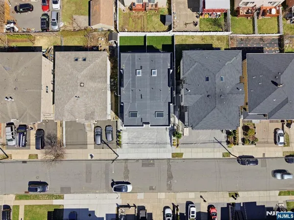 $6,900 | 211 East Harriet Avenue, Unit B, Palisades Park, NJ 07650