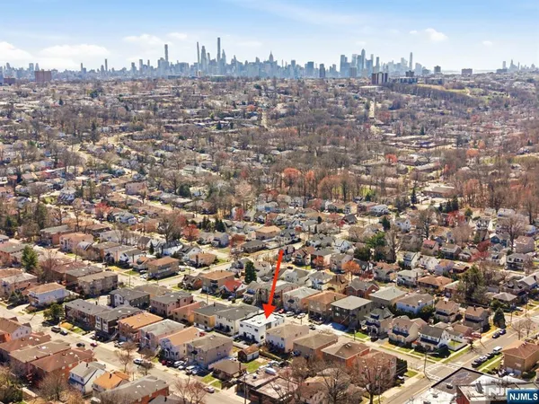 $6,900 | 211 East Harriet Avenue, Unit B, Palisades Park, NJ 07650