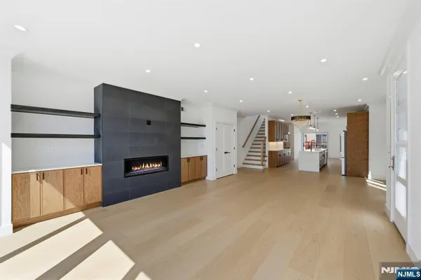 $6,900 | 211 East Harriet Avenue, Unit B, Palisades Park, NJ 07650