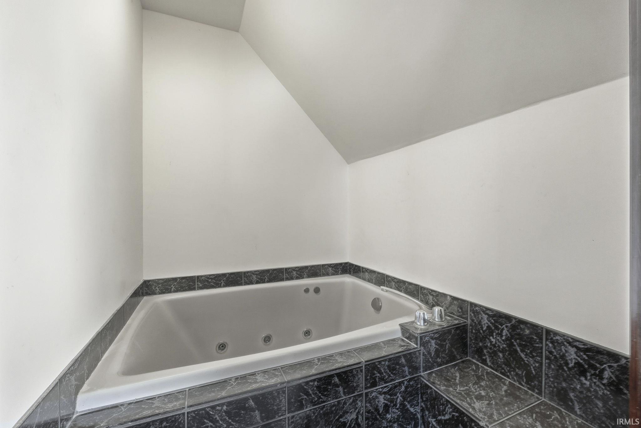 6307 North 500th Road East Roanoke, IN 46783 - Photo 24 of 36