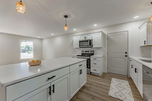 $309,900 | 317 Kennedy Drive, Mount Vernon, IN 47620