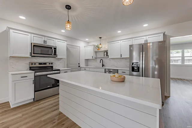 $309,900 | 317 Kennedy Drive, Mount Vernon, IN 47620