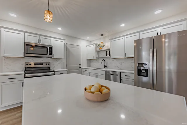 $309,900 | 317 Kennedy Drive, Mount Vernon, IN 47620