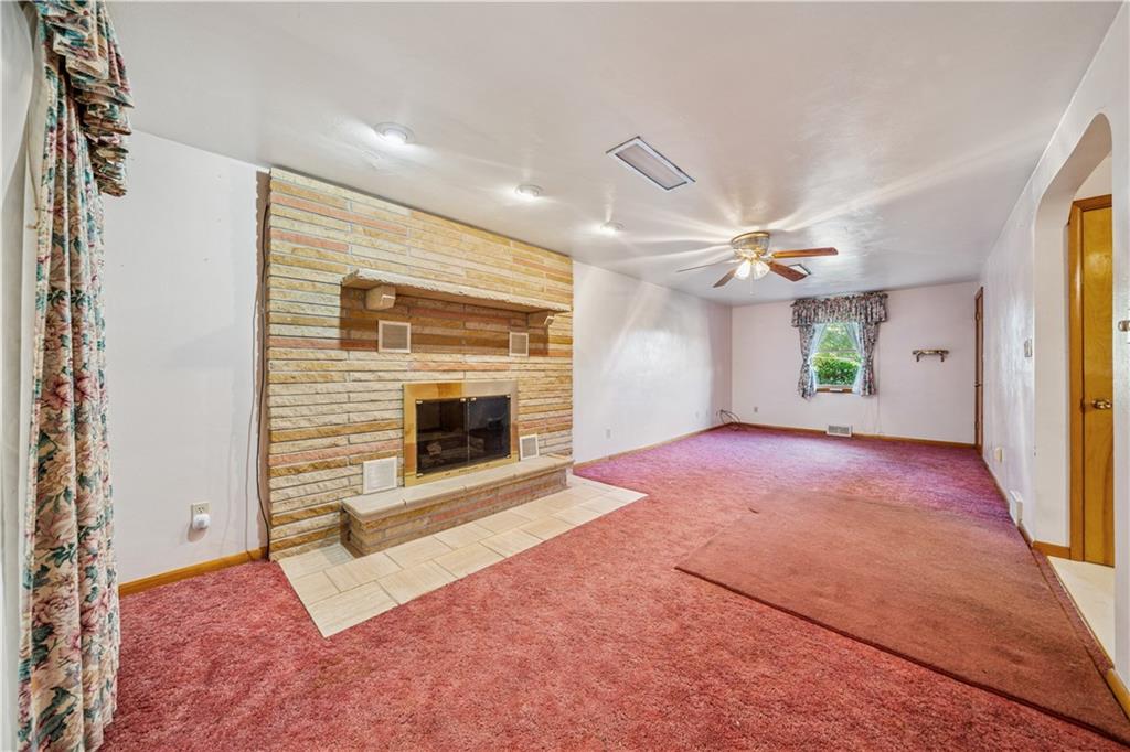 361 Maple Road Pittsburgh, PA 15239 - Photo 13 of 38