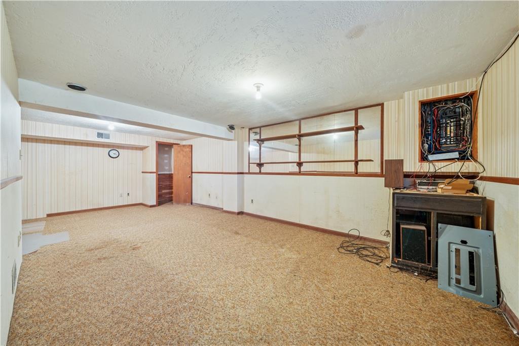 361 Maple Road Pittsburgh, PA 15239 - Photo 28 of 38 a view of an empty room with closet